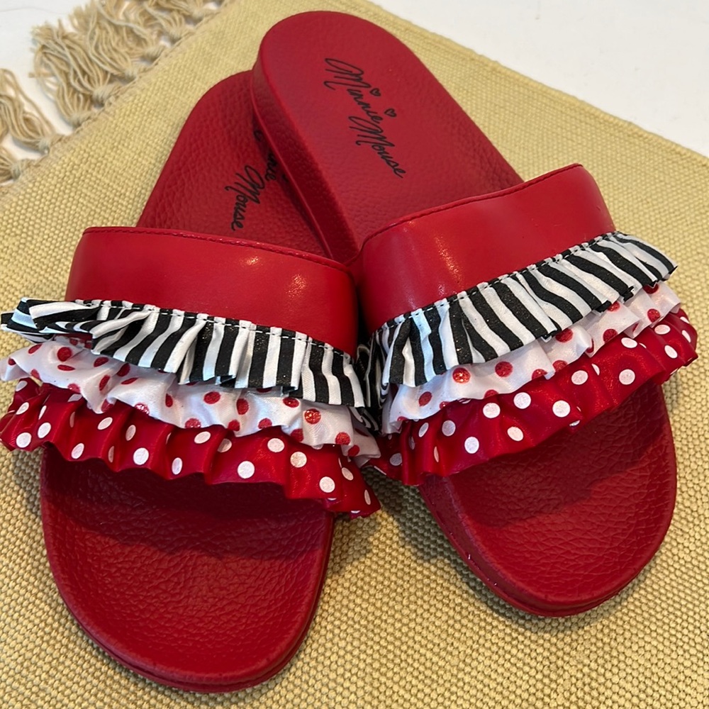 Disney Parks Minnie Slides size 5